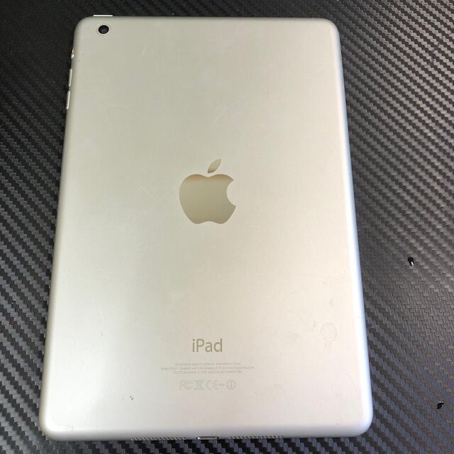 【中古・ジャンク】iPad mini Model A1432 スマホ/家電/カメラのPC/タブレット(タブレット)の商品写真