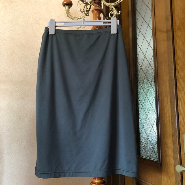 Michael Kors(マイケルコース)のMICHAEL KORS   オンワード樫山　スカート　カーキ色　サイズ4 レディースのスカート(ひざ丈スカート)の商品写真