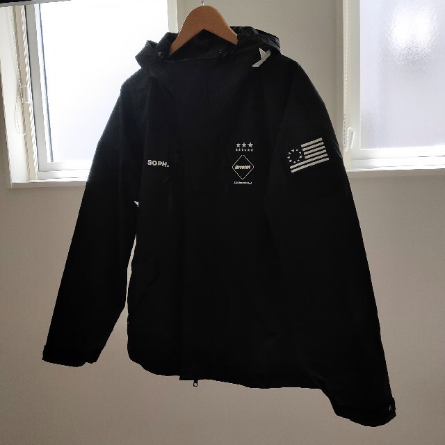 F.C.R.B.(エフシーアールビー)の【ペガサス様専用出品・M】ブリストル　TOUR MOUNTAIN PARKA メンズのジャケット/アウター(マウンテンパーカー)の商品写真