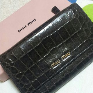 ミュウミュウ(miumiu)のmiumiu財布(財布)