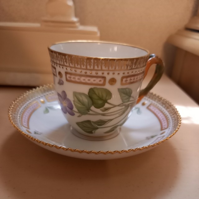 気質アップ ROYAL COPENHAGEN - wind フローラダニカ コーヒーカップ