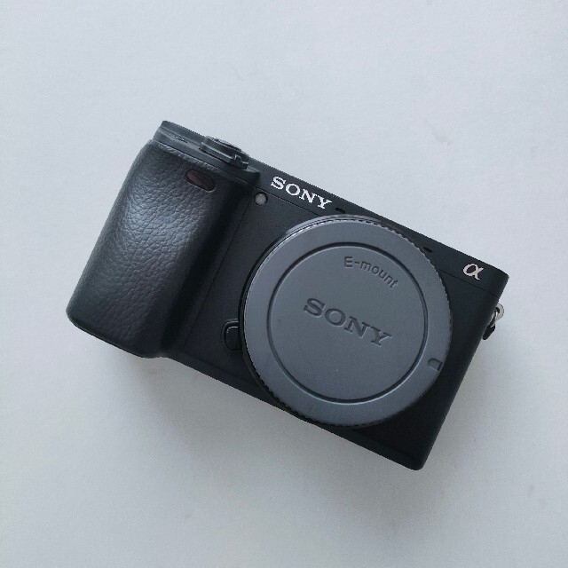 [長期保証込] SONY α6400 ILCE-6400L(B) スマホ/家電/カメラのカメラ(ミラーレス一眼)の商品写真