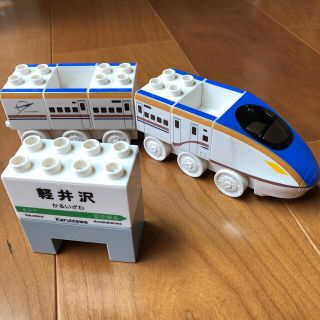 バンダイ(BANDAI)の北陸新幹線E系ブロックセット(電車のおもちゃ/車)