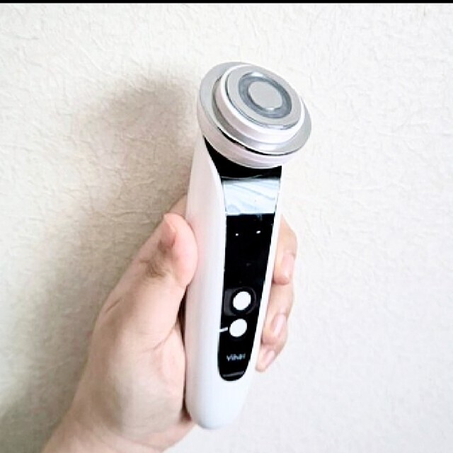 【新品激安】1台8役！YIHAI　RF美顔器 EMS LED イオン 温冷 スマホ/家電/カメラの美容/健康(フェイスケア/美顔器)の商品写真