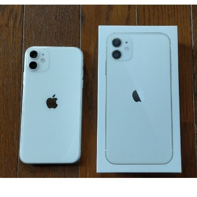 iPhone(アイフォーン)のiPhone11 128GB ホワイト箱付き美品 スマホ/家電/カメラのスマートフォン/携帯電話(スマートフォン本体)の商品写真