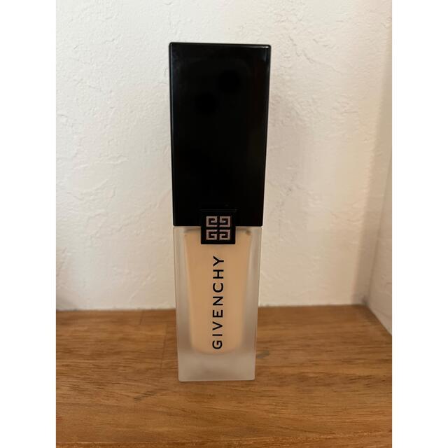 GIVENCHY(ジバンシィ)のGIVENCHYジバンシィ  プリズム・リーブル・スキンケアリングマット30mL コスメ/美容のベースメイク/化粧品(ファンデーション)の商品写真