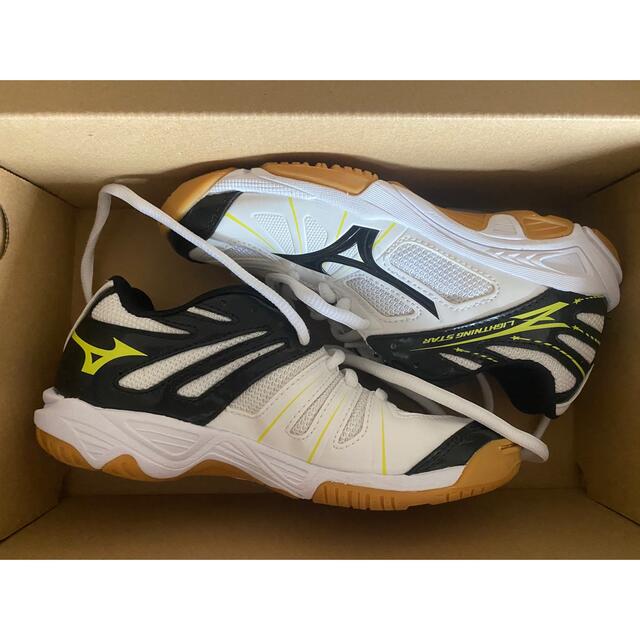 MIZUNO(ミズノ)の60%OFF‼️ 新品　未使用　ライトニングスターZ(バレーボール)[ジュニア] スポーツ/アウトドアのスポーツ/アウトドア その他(バレーボール)の商品写真