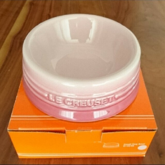 last　新品　LE CREUSET　ドッグボウル　ナチュラルピンク　Mサイズ