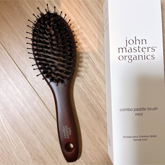 John Masters Organics(ジョンマスターオーガニック)のちー様専用【コンボパドルブラシミニ】ポーチ・シャントリ付き コスメ/美容のヘアケア/スタイリング(ヘアケア)の商品写真