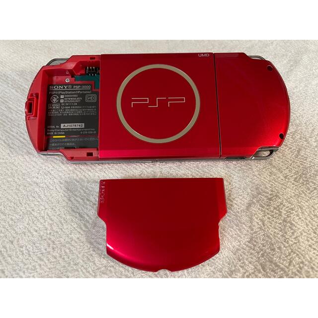 PlayStation Portable(プレイステーションポータブル)の☆良品☆ PSP-3000  ラディアントレッド エンタメ/ホビーのゲームソフト/ゲーム機本体(携帯用ゲーム機本体)の商品写真