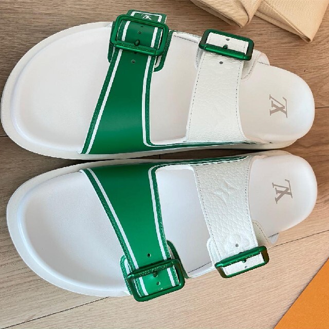 LOUIS VUITTON - 【今期完売品】LOUIS VUITTON サンダルの通販 by ...