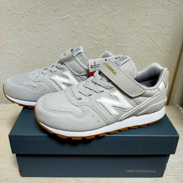 New Balance(ニューバランス)の新品 ニューバランス キッズ 18.5cm キッズ/ベビー/マタニティのキッズ靴/シューズ(15cm~)(スニーカー)の商品写真