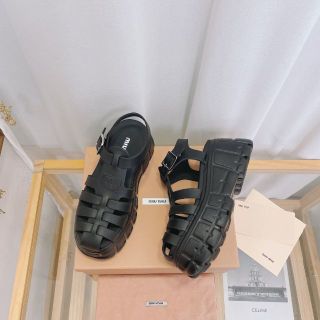 人気沸騰ブラドン ミュウミュウ サンダル サボ 下駄 ゴールド スタッズ