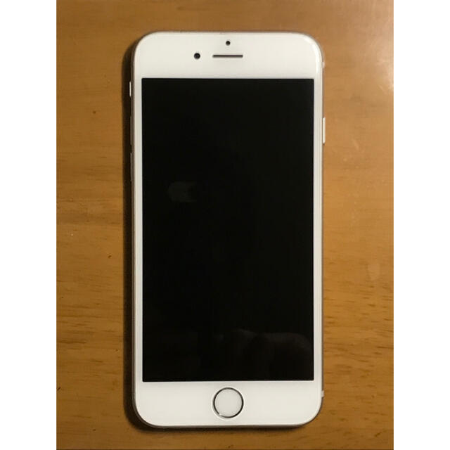 Apple(アップル)のiPhone 6s シルバー16MB SIMフリー スマホ/家電/カメラのスマートフォン/携帯電話(スマートフォン本体)の商品写真