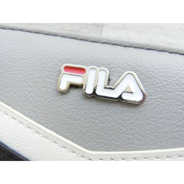 FILA(フィラ)の【未使用】FILA 定価2,882円 リール付 定期入れ ハッシュタグ グレー レディースのファッション小物(名刺入れ/定期入れ)の商品写真