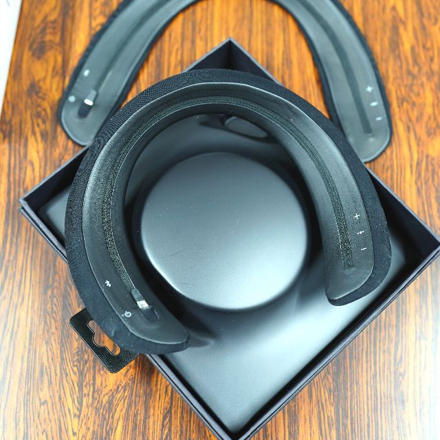 BOSE SOUNDWEAR ネックスピーカー おまけ付