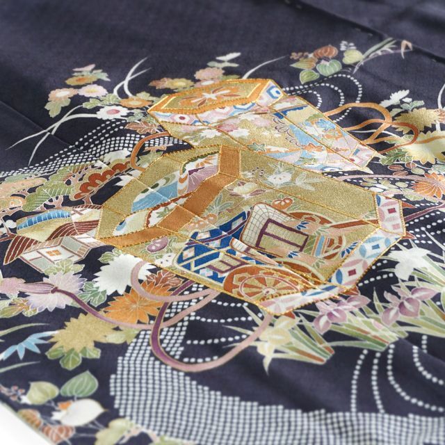 色留袖　京友禅　貝桶　金彩　金糸刺繍　伊と幸　紫黒色　未仕立て レディースの水着/浴衣(着物)の商品写真