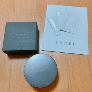 スリー(THREE)のTHREE アドバンスドエシリアルスムースオペレータールースパウダー02(フェイスパウダー)