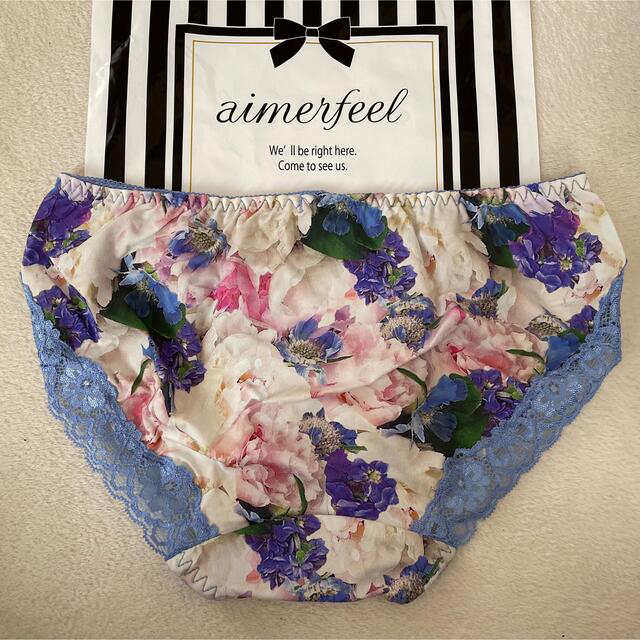 aimer feel(エメフィール)のaimerfeel♡エメフィール　ショーツ　ブルー　青　花柄　レア　廃盤 レディースの下着/アンダーウェア(ショーツ)の商品写真