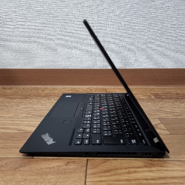 ThinkPad X1 Carbon Gen5 - i5-7200U/8/256