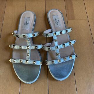 ヴァレンティノ(VALENTINO)の専用商品になります(サンダル)