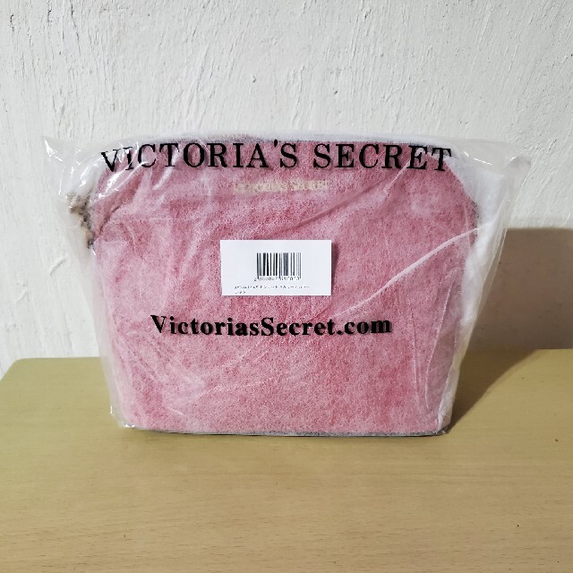 Victoria's Secret(ヴィクトリアズシークレット)のヴィクトリアシークレット　ショルダーバッグ　ショルダー　鞄　レッド　赤　PINK レディースのバッグ(ショルダーバッグ)の商品写真