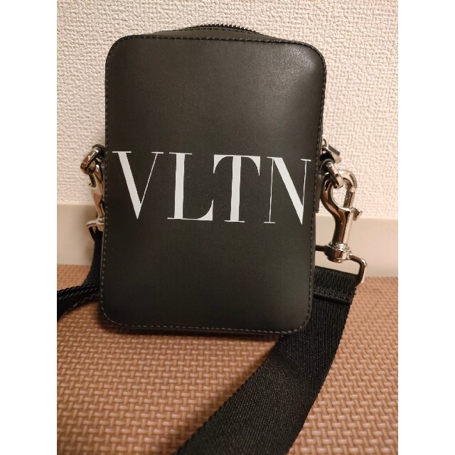 バッグVALENTINO VLTN ショルダーバッグ WY2B0943WJW