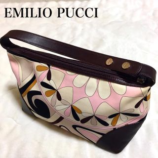 EMILIO PUCCI(ショルダーバッグ)のフリマアイテム一覧 EMILIO PUCCI(ショルダーバッグ)のフリマアイテム一覧
