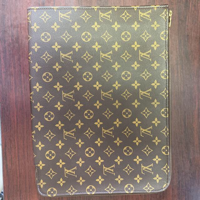 LOUIS VUITTON  ポッシュ・ドキュマン　モノグラムキャンバス