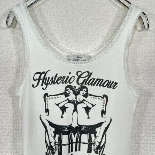 HYSTERIC GLAMOUR(ヒステリックグラマー)の【美品】ヒステリックグラマー　タンクトップ　ヒスガール　ロゴ　ラインストーン　白 レディースのトップス(タンクトップ)の商品写真