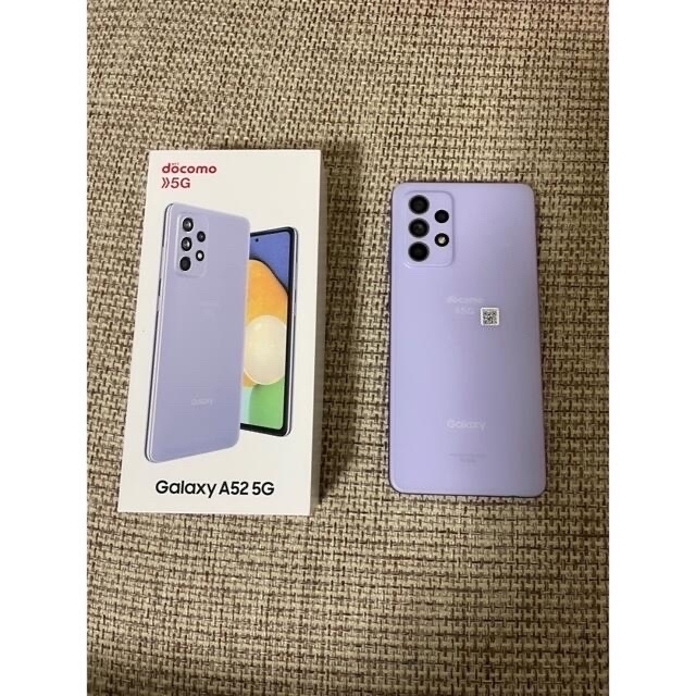 SAMSUNG(サムスン)の99様用　Galaxy A52 5G purple docomo 美品　 スマホ/家電/カメラのスマートフォン/携帯電話(スマートフォン本体)の商品写真