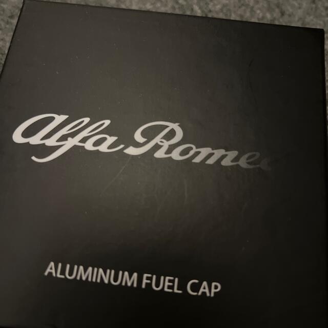 Alfa Romeo(アルファロメオ)のフューエルキャップ 自動車/バイクの自動車(車外アクセサリ)の商品写真