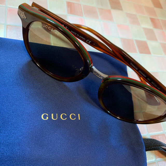 Gucci(グッチ)のGUCCI グッチ シェリーライン　サングラス レディースのファッション小物(サングラス/メガネ)の商品写真