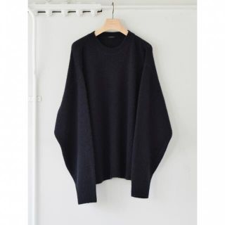 コモリ(COMOLI)のcomoli　カシミヤクルーネックニット 21aw(ニット/セーター)