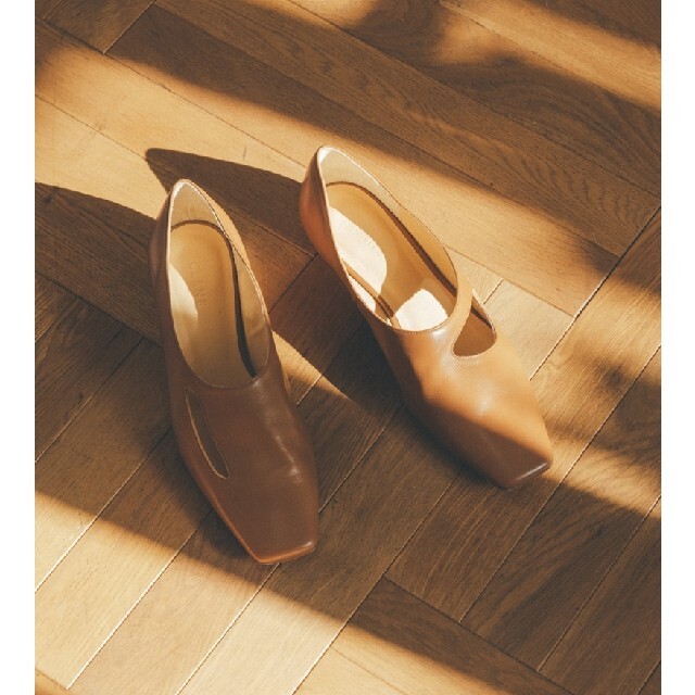 CLANE(クラネ)の【新品未使用】clane ASYMMETRY HOLE FLAT SHOES レディースの靴/シューズ(ハイヒール/パンプス)の商品写真