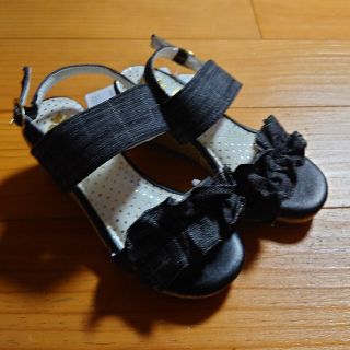 シマムラ(しまむら)の★20ｾﾝﾁ★新品★未使用★タグ付き★デニムサンダル★フリル★女児★黒色★(サンダル)