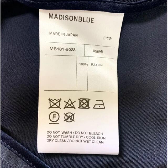 MADISONBLUE(マディソンブルー)の新品✨MADISONBLUE  タイサテンブラウス  navy 02 レディースのトップス(シャツ/ブラウス(半袖/袖なし))の商品写真