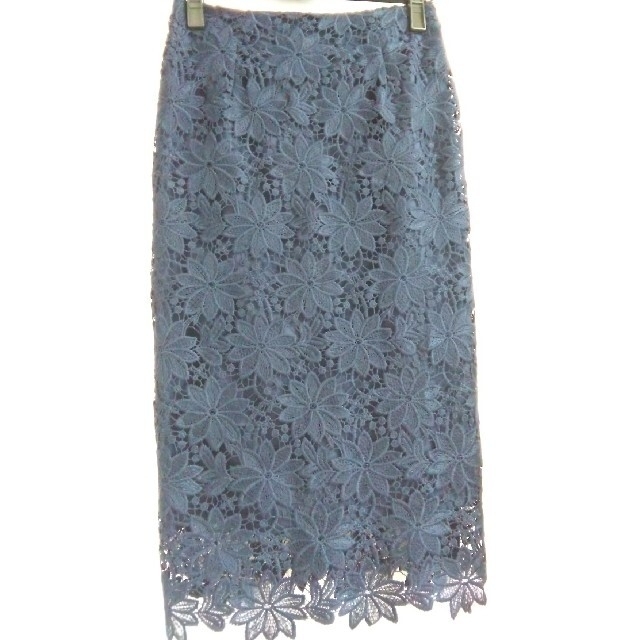 N.Natural beauty basic(エヌナチュラルビューティーベーシック)のエヌ ナチュラルビューティーベーシック レースタイトスカート レディースのスカート(ひざ丈スカート)の商品写真