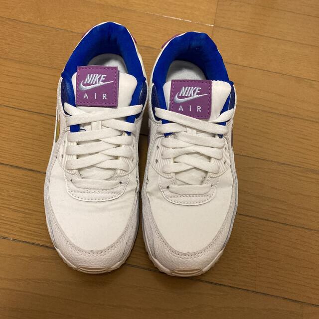 NIKE(ナイキ)のナイキ エア マックス 90 SE ⭐️中古品　お値下げ不可 レディースの靴/シューズ(スニーカー)の商品写真