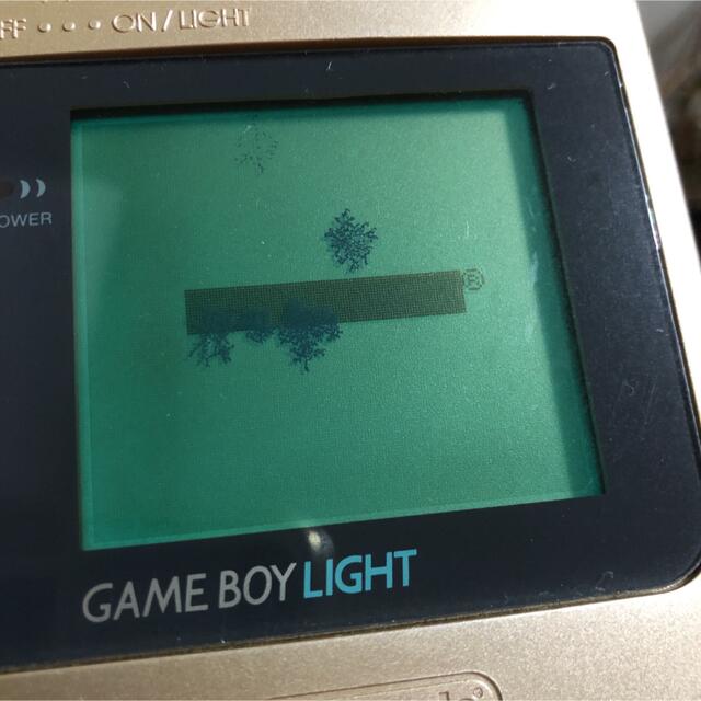 ゲームボーイ(ゲームボーイ)のGAME BOY LIGHT ゴールド【ジャンク扱い】 エンタメ/ホビーのゲームソフト/ゲーム機本体(携帯用ゲーム機本体)の商品写真