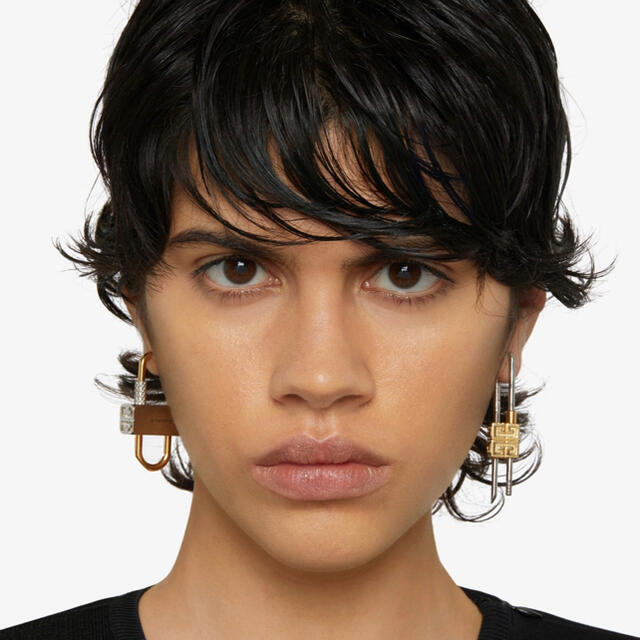 GIVENCHY(ジバンシィ)のGIVENCHY ロックアシンメトリーピアス レディースのアクセサリー(ピアス)の商品写真