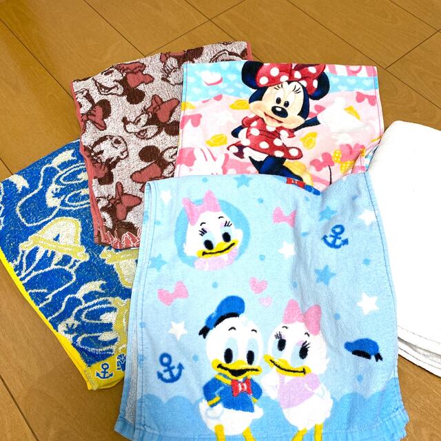 Disney(ディズニー)のタオル ＊ 中古　セット エンタメ/ホビーのアニメグッズ(タオル)の商品写真