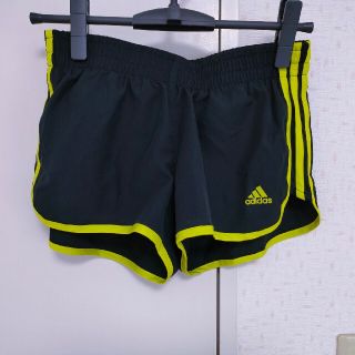 アディダス(adidas)のadidas ショートパンツ(ショートパンツ)