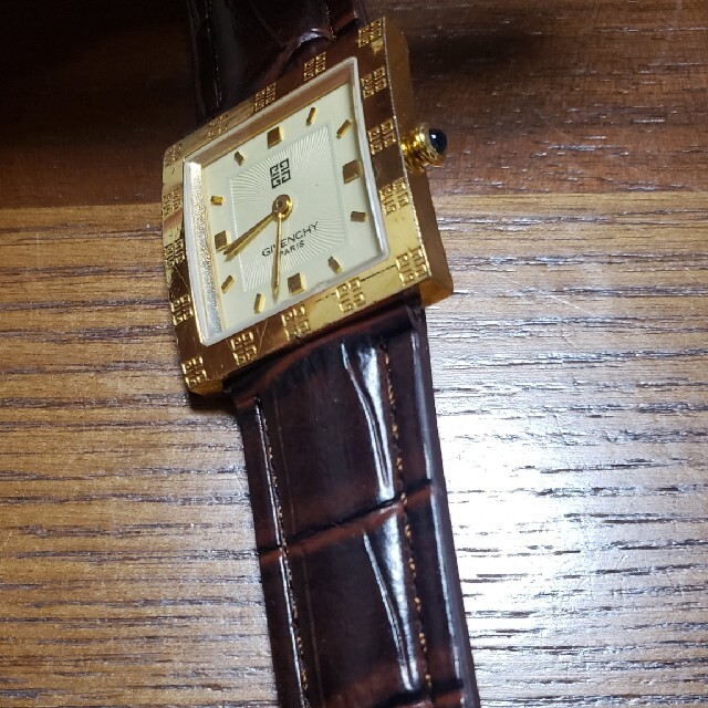 GIVENCHYジバンシー腕時計アンティーク美品!ゴールド稼働中!