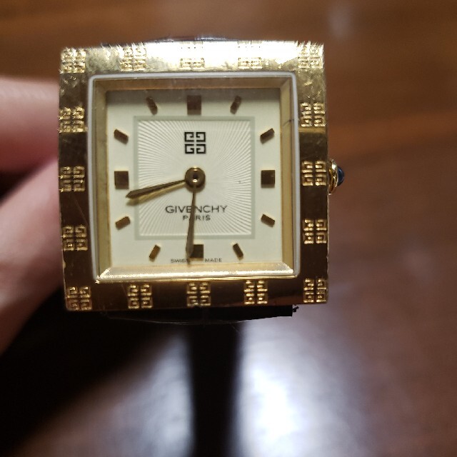 GIVENCHYジバンシー腕時計アンティーク美品!ゴールド稼働中!