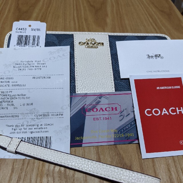 COACH(コーチ)のCOACH  長財布　青系シグネチャー　白のワンポイント レディースのファッション小物(財布)の商品写真