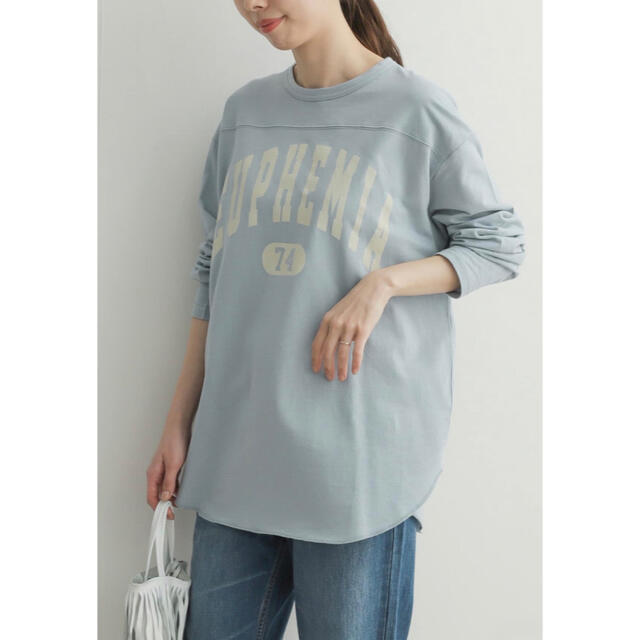 URBAN RESEARCH DOORS(アーバンリサーチドアーズ)の【新品・タグ付き】カレッジプリント長袖Tシャツ L.BLUE レディースのトップス(Tシャツ(長袖/七分))の商品写真