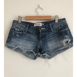 アバクロンビーアンドフィッチ(Abercrombie&Fitch)のアバクロ　デニム　ダメージショートパンツ(ショートパンツ)