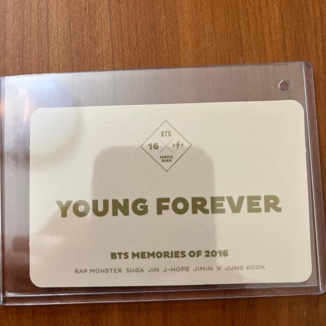 防弾少年団(BTS)(ボウダンショウネンダン)のBTS MEMORIES 2016 トレカ YOUNG FOREVER エンタメ/ホビーのタレントグッズ(アイドルグッズ)の商品写真