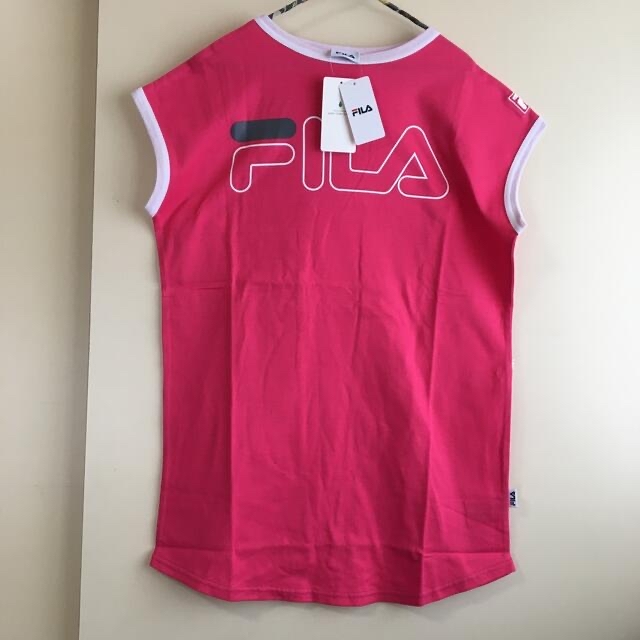 FILA(フィラ)の新品★FILA　フィラ　ロゴワンピース★定価3,520円　130 キッズ/ベビー/マタニティのキッズ服女の子用(90cm~)(ワンピース)の商品写真